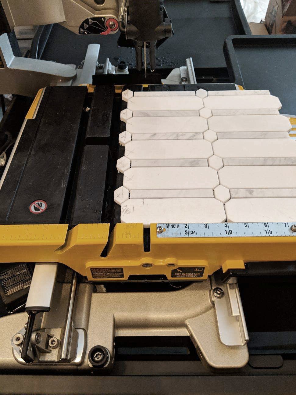 резка мраморной мозаики